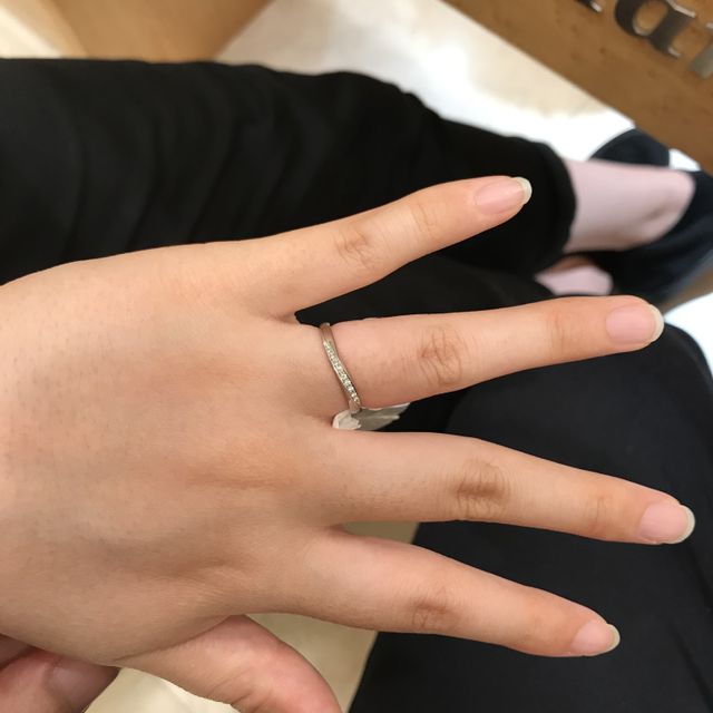 【Mariage ent(マリアージュエント)の口コミ】 結婚指輪はあまり派手なデザインを好んでいなかったため、比較的シンプル…