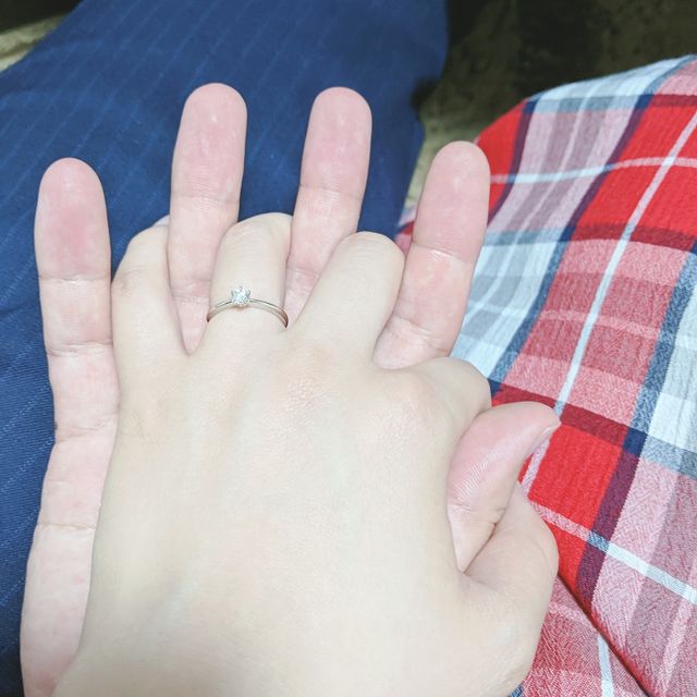 【銀座ダイヤモンドシライシの口コミ】 彼が婚約指輪はシンプルめな王道のものを送りたいと考えてこちらの指輪を…