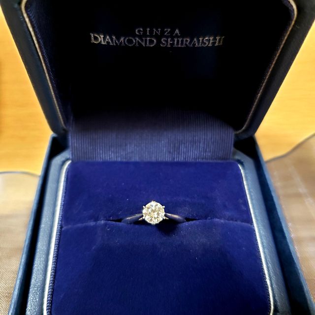 【銀座ダイヤモンドシライシの口コミ】 指が4号と細めなので海外ブランドのリングだとゴツくなってしまい、日本人…