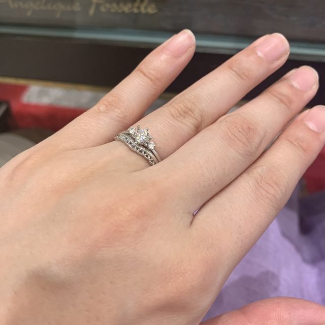 【アンジェリックフォセッテ(Angelique Fossette)の口コミ】 結婚指輪はゼクシィやサイトで見てずっと可愛いと思っていたもので、実際…