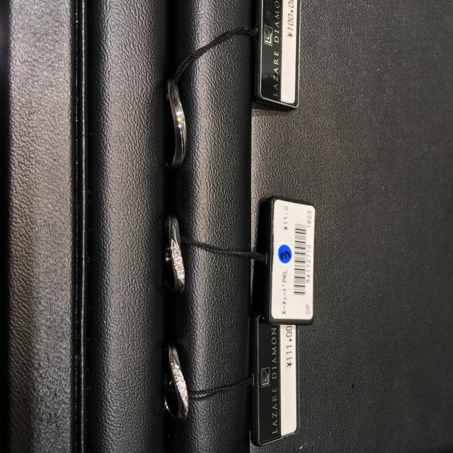 【ラザール ダイヤモンド(LAZARE DIAMOND)の口コミ】 ニューヨークのブランドということで、とてもきらびやかなデザインのもの…