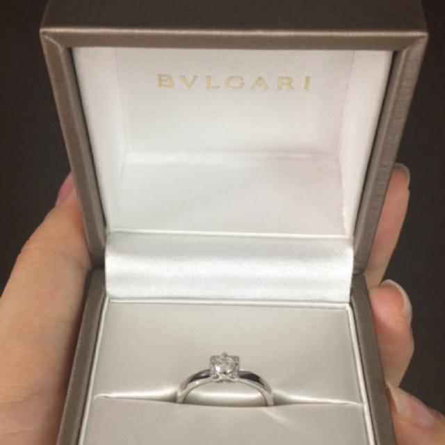 【ブルガリ(BVLGARI)の口コミ】 プロポーズ時には指輪ではなかったので、主人と一緒に見に行きました。結…
