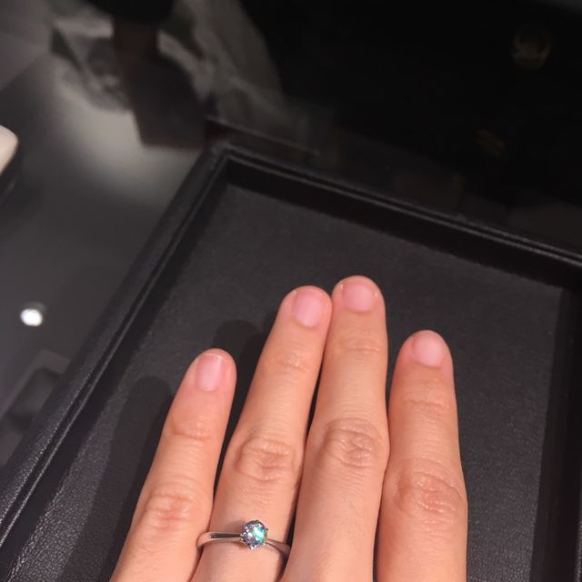 【エクセルコダイヤモンド(EXELCO DIAMOND)の口コミ】 まず初めに、直感でその美しいデザインにぐっときました。そのうえで、ア…