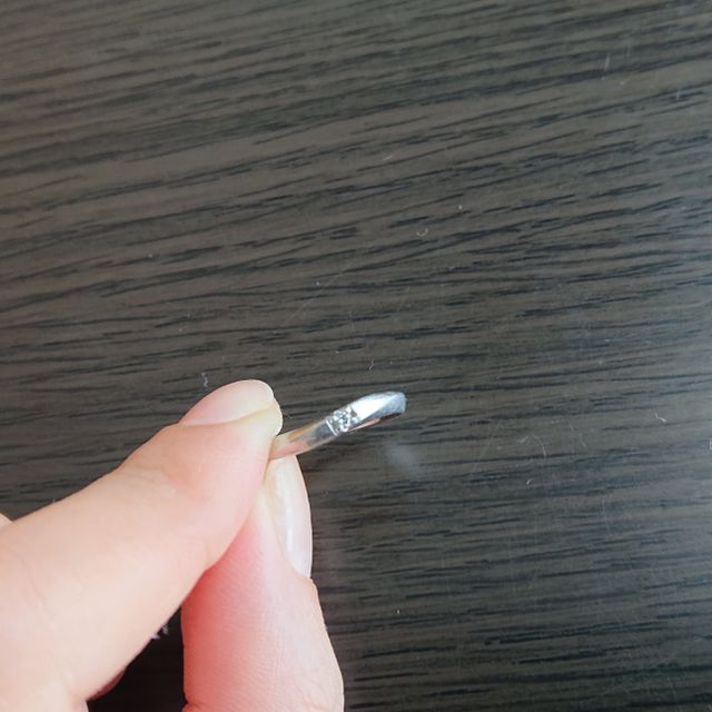 【4℃ BRIDAL(ヨンドシーブライダル)の口コミ】 当時、アクセサリーをつけ慣れていないこともあり苦手だったためシンプル…