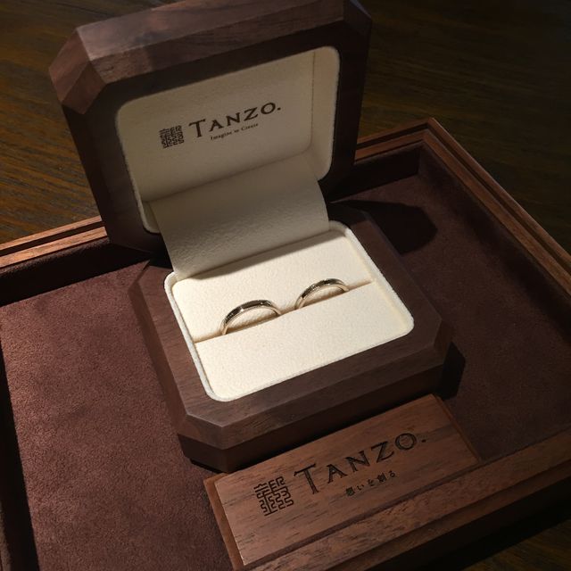 【TANZO.(鍛造指輪)の口コミ】 女性用は上下ミル&指輪側面がカットの効果で光が当たるとキラキラする…