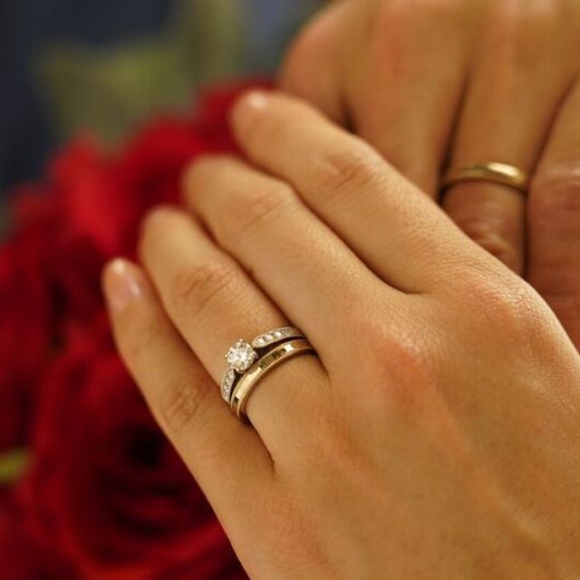 【TANZO.(鍛造指輪)の口コミ】 女性用は上下ミル&指輪側面がカットの効果で光が当たるとキラキラする…