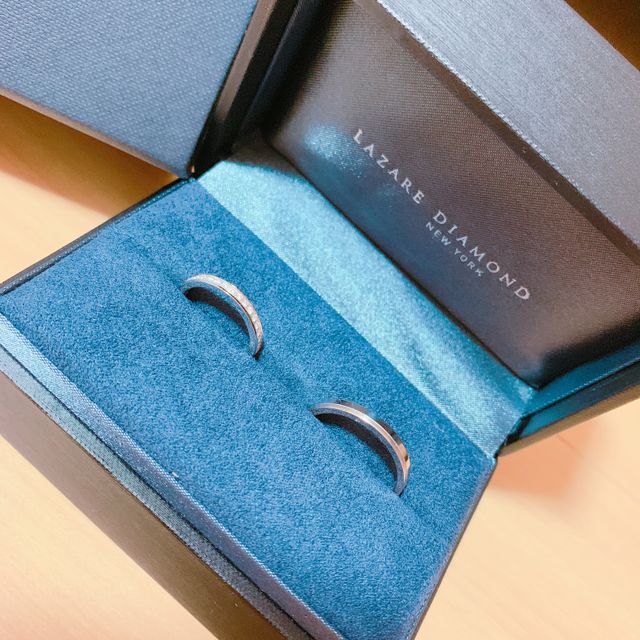 【ラザール ダイヤモンド(LAZARE DIAMOND)の口コミ】 決めてはなんと言ってもダイヤモンドの輝き！
どこの指輪よりも輝きが凄く…