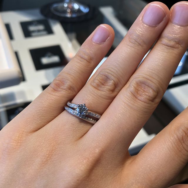 【I's stone(アイズストーン)の口コミ】 価格は他店に比べて安価、なのに品質はとてもいい。結婚指輪は既製品で気…