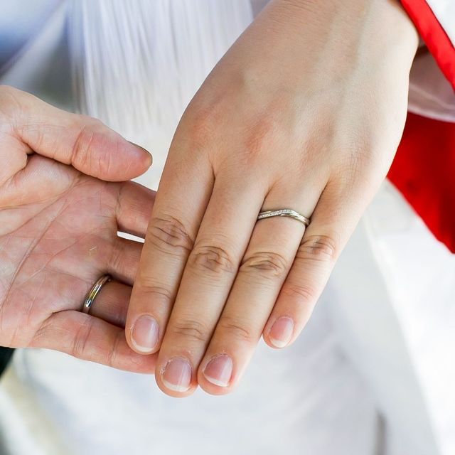 【銀座ダイヤモンドシライシの口コミ】 指輪を着けた時にいかに自分の手が綺麗に見えるか
着けてウキウキするのを…