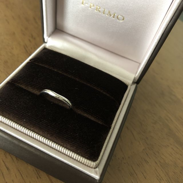 【アイプリモ(I-PRIMO)の口コミ】 シンプルな指輪がいいとおもっていたのでシンプルかつおしゃれなもでさが…