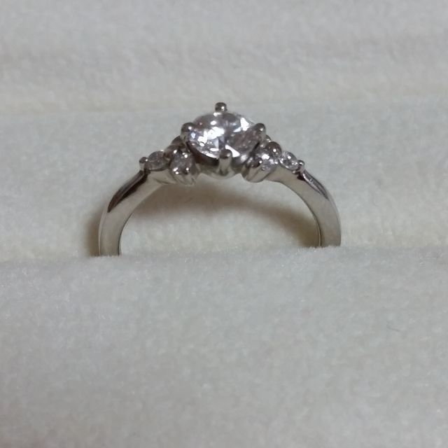 【アンジェリックフォセッテ(Angelique Fossette)の口コミ】 購入後も来店すれば、指輪をきれいに磨いてくれるサービスがあること。ダ…