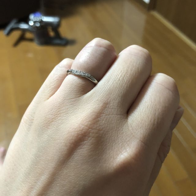 【銀座ダイヤモンドシライシの口コミ】 日本人の指にあうように作られたとのことで着け心地がとてもよかった。指…