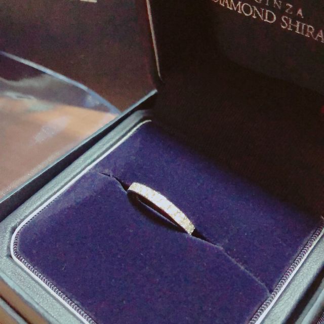 【銀座ダイヤモンドシライシの口コミ】 ダイヤモンドの輝きが他店と違い、綺麗かったです。
オールエタニティーを…