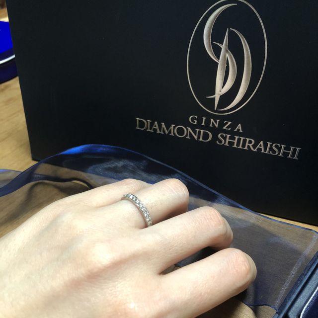 【銀座ダイヤモンドシライシの口コミ】 ダイヤモンドの輝きが他店と違い、綺麗かったです。
オールエタニティーを…