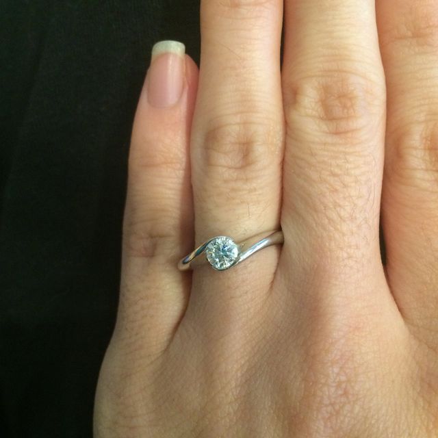 【ジュエリーツツミ(JEWELRY TSUTSUMI)の口コミ】 イオンモールに行った際に婚約指輪を購入してくれる予定の彼に自分の好き…