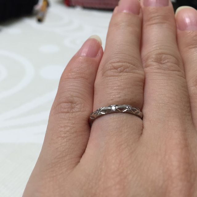 【シャネル(CHANEL)の口コミ】 婚約指輪とあわせてつけてもおかしくないものを選びました。また、定番で…