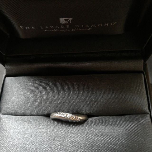 【ラザール ダイヤモンド(LAZARE DIAMOND)の口コミ】 一生物の指輪ということで、何店舗か見て回りラザールダイヤモンドに決め…