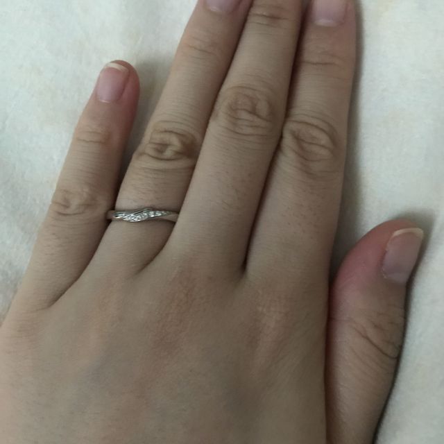 【アイプリモ(I-PRIMO)の口コミ】 デザインが決め手です。色々な指輪をネットで調べましたが、様々なデザイ…