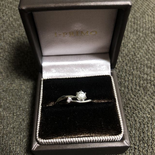 【アイプリモ(I-PRIMO)の口コミ】 ピンク色が好きで、ピンクダイヤがついているため。(と、彼氏が言っていま…