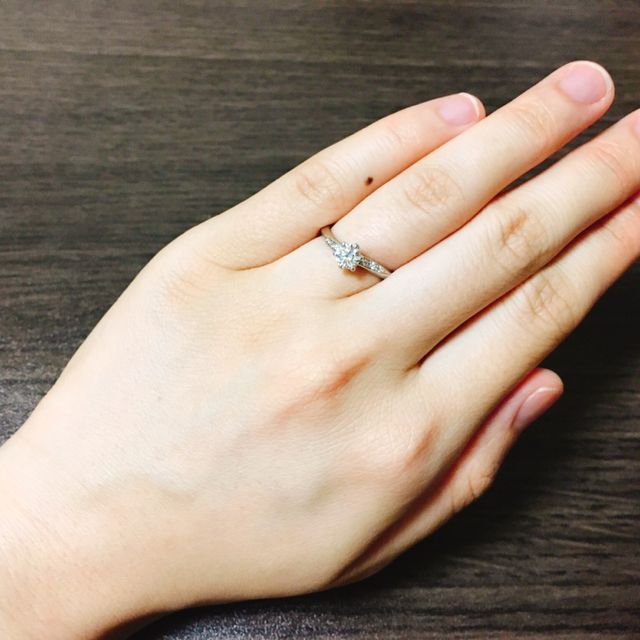 【宝寿堂(ほうじゅどう)の口コミ】 お店にいくつもあるデザインの中から選びました。
元々はストレートの一粒…