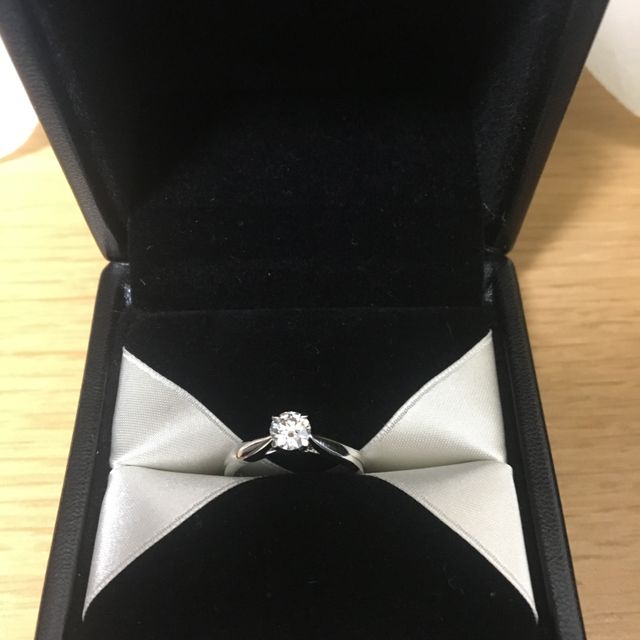 【エクセルコダイヤモンド(EXELCO DIAMOND)の口コミ】 彼にサプライズプロポーズでもらいました。これぞプロポーズ指輪というよ…