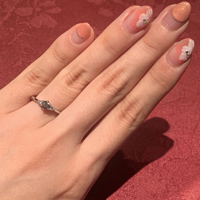 【銀座ダイヤモンドシライシの口コミ】 色々な形の指輪を見せて頂きましたが、結婚指輪をシンプルなストレートの…