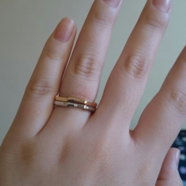 【グッチ(GUCCI)の口コミ】 まず日本限定というのに惹かれました。
他の指輪とは違い少しかくかくして…
