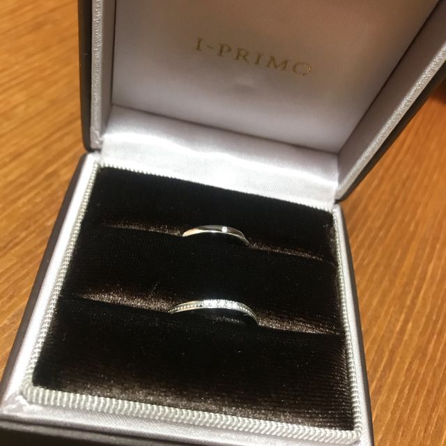 【アイプリモ(I-PRIMO)の口コミ】 指が綺麗に見える緩やかなウエーブとダイヤの華やかさ、ハートのミルグレ…