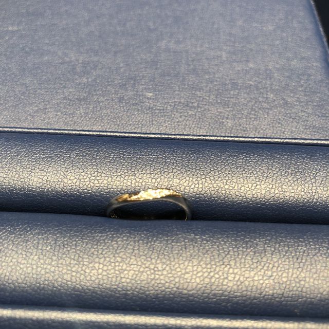 【銀座ダイヤモンドシライシの口コミ】 デザインが可愛く値段お手柄だったから。
ダイヤモンドが光っていて綺麗だ…