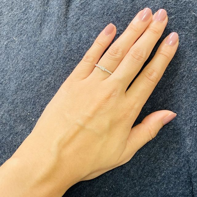 【AHKAH(アーカー)の口コミ】 もともと好きなブランドなので、ブランドはAHKAHと決めていました。
事前…