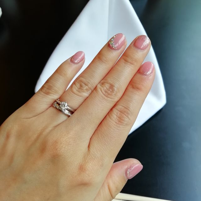 【ティファニー(Tiffany & Co.)の口コミ】 ティファニーのソリティアリングが昔から憧れの婚約指環でした。 彼がサプ…