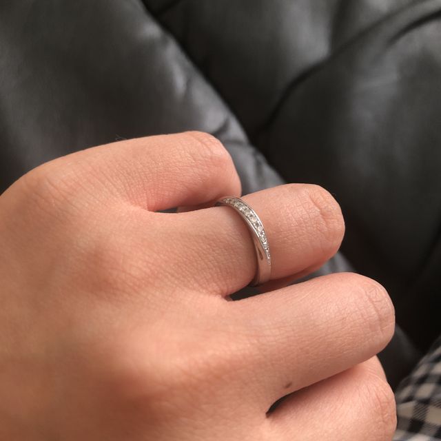 【4℃ BRIDAL(ヨンドシーブライダル)の口コミ】 シンプルな指輪がよく、指輪だけでみると可愛くても実際に、つけてみると…