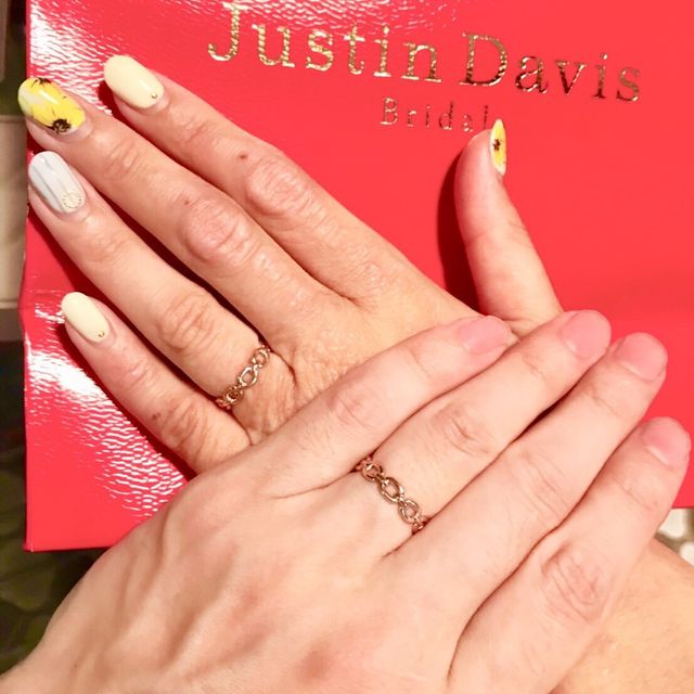 【Justin Davis Bridal(ジャスティンデイビスブライダル)の口コミ】 個人的に、相方よりも僕の方がこのブランドが個性的で好き。
その中でも鎖…