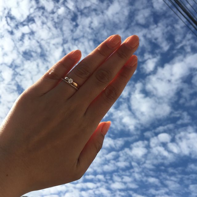 【ティファニー(Tiffany & Co.)の口コミ】 ダイヤモンドの存在感のある指輪だとおもいました。
シンプルながらもイン…