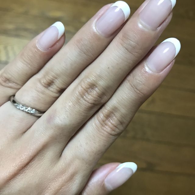 【銀座ダイヤモンドシライシの口コミ】 ダイヤモンドが斜めについていて、リングの形がストレート。まさに理想と…