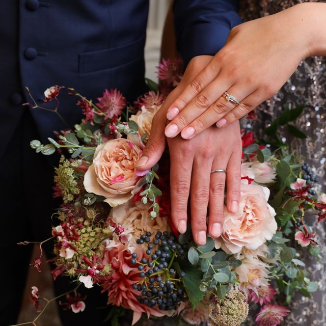 【アイプリモ(I-PRIMO)の口コミ】 
ゴージャスで存在感のある指輪をさがしていました。
ダイヤが多い指輪は…