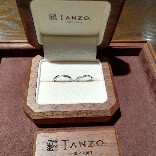 【TANZO.(鍛造指輪)の口コミ】 鍛造製法のため丈夫な点がよかった。またS字カーブがきれいだった。デザイ…