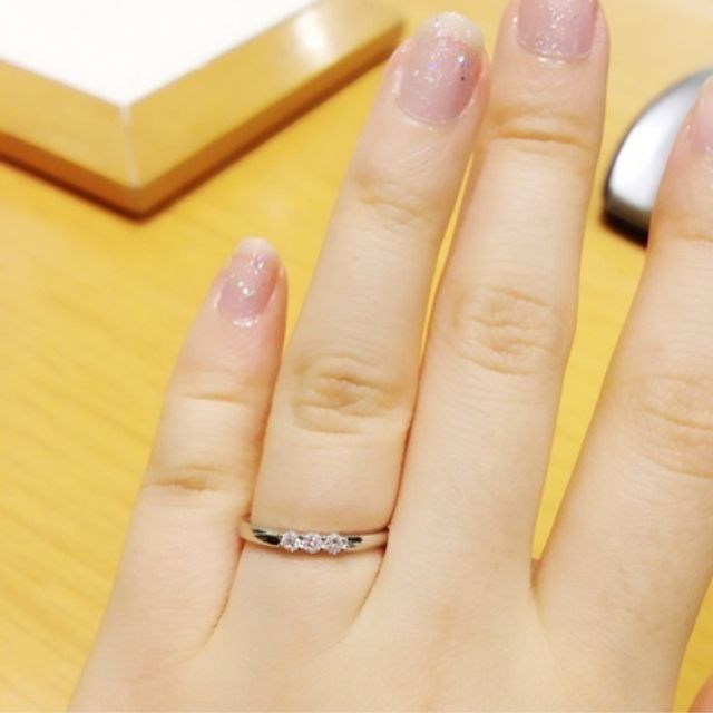 【STAR JEWELRY(スタージュエリー)の口コミ】 カタログで見たときにキラキラしているのがすごく気になって直接見に行っ…