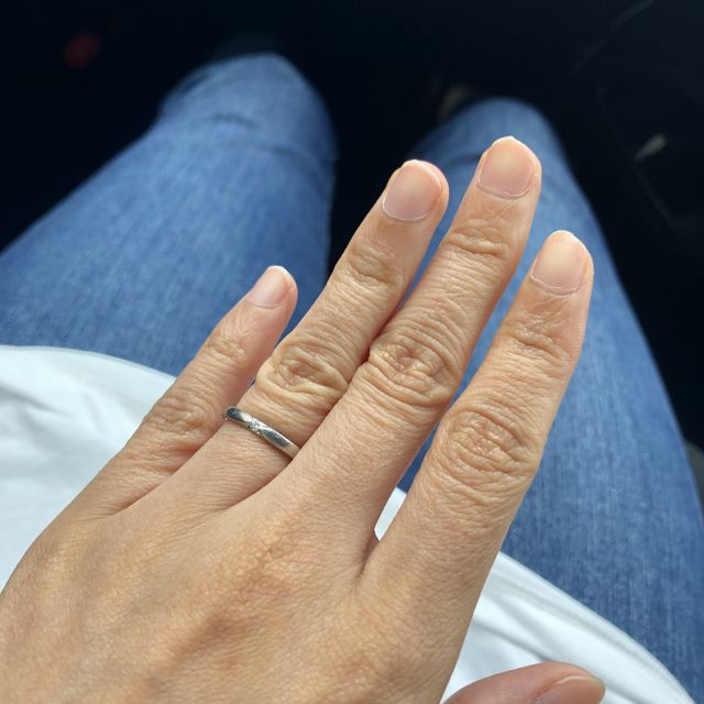 【エクセルコダイヤモンド(EXELCO DIAMOND)の口コミ】 エリザベートフィーヌというデザインで、人気みたいです。
シンプルに見え…