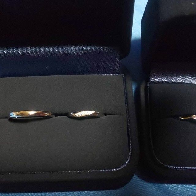【4℃ BRIDAL(ヨンドシーブライダル)の口コミ】 店舗に入り指輪を眺めていると、派手ではなく、なおかつストレート指輪と…