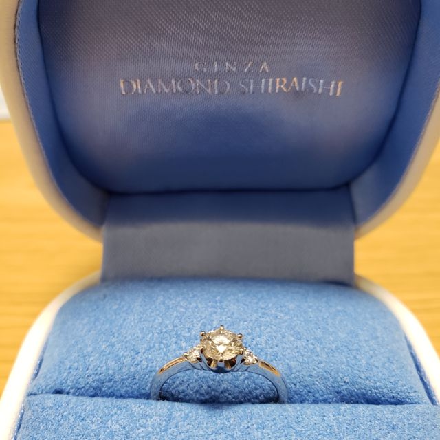 【銀座ダイヤモンドシライシの口コミ】 ダイアモンドシライシでは、ハイブランドよりも価格を抑えて、自分が選ん…