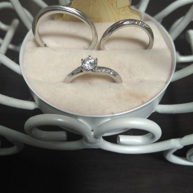 【銀座ダイヤモンドシライシの口コミ】 婚約指輪と結婚指輪のセット購入を念頭に置き色々なジュエリーショップに…
