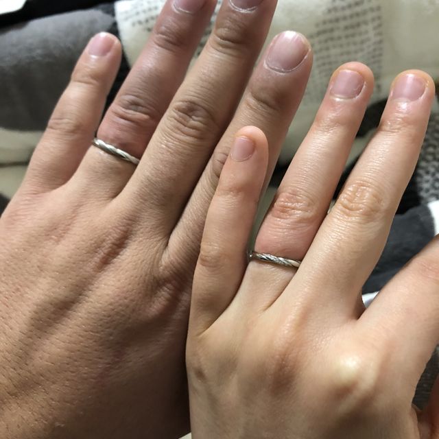 【銀座ダイヤモンドシライシの口コミ】 指輪のデザインが他のお店ではあまりないデザインというところが気に入り…