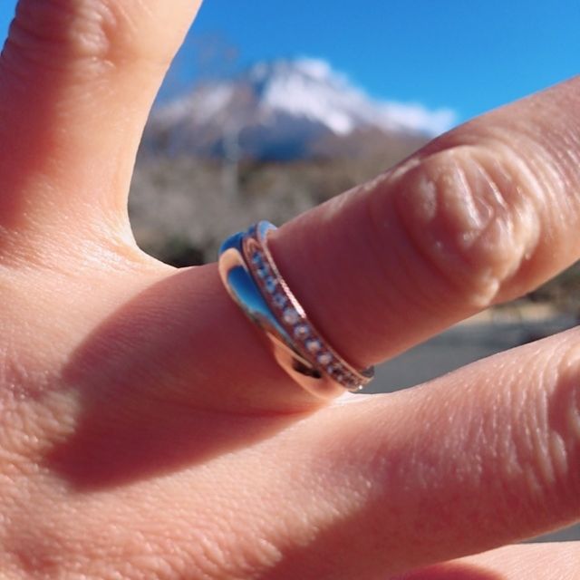 【ケイウノ ブライダル(K.UNO BRIDAL)の口コミ】 指輪以外のアクセサリーをプラチナ、ゴールドと共に使うのでどちらを着け…