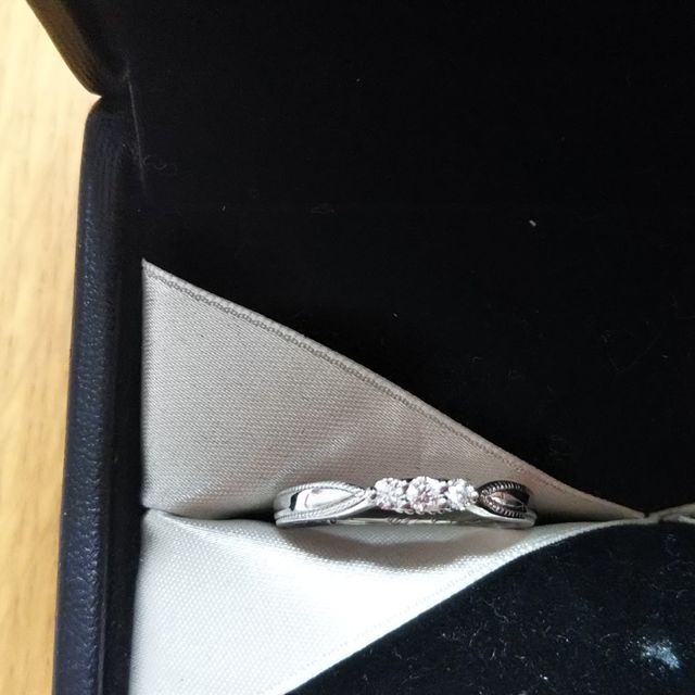 【エクセルコダイヤモンド(EXELCO DIAMOND)の口コミ】 指の関節が太く華奢ではないので細いデザインは似合わなかった。このお店…