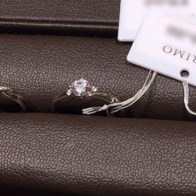 【アイプリモ(I-PRIMO)の口コミ】 リングのデザインとダイヤモンドをそれぞれ選ぶセミオーダー式なので、自…