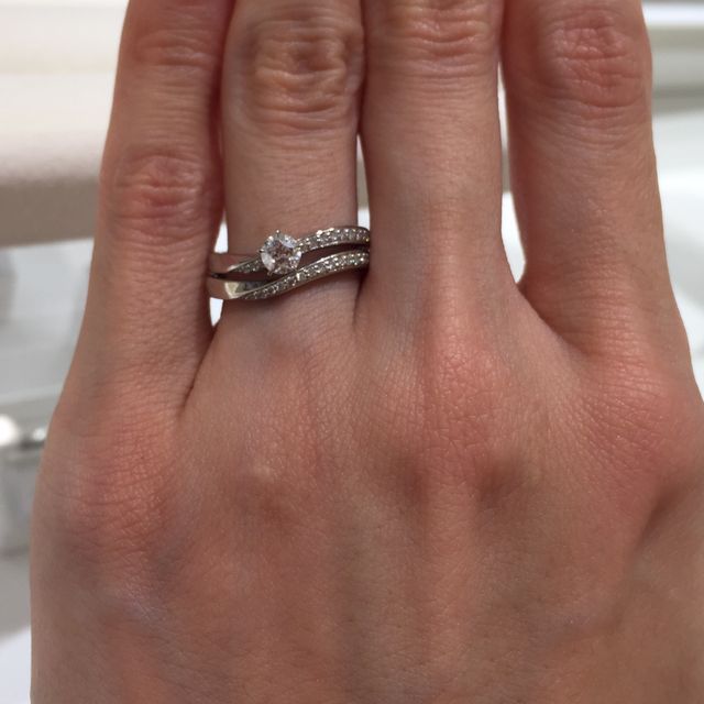 【festaria bijou SOPHIA(フェスタリア ビジュソフィア)の口コミ】 ゆるいS字カーブで左右がアシンメトリーになっているデザインが珍しくて気…