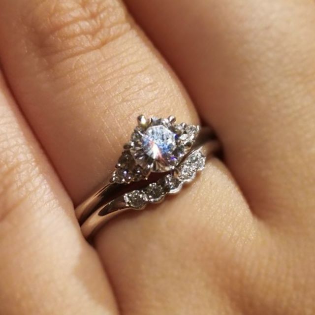 【ケイウノ ブライダル(K.UNO BRIDAL)の口コミ】 当初親から譲り受けた婚約指輪をリメイクするか悩んでいたため、リメイク…