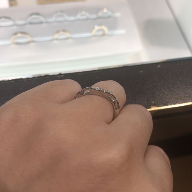 【ブルガリ(BVLGARI)の口コミ】 婚約指輪がインコントロダモーレなので、重ね付けができるように。母がず…
