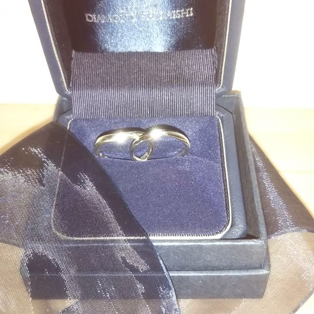 【銀座ダイヤモンドシライシの口コミ】 長く身に着ける指輪になるのであまり派手ではないデザインがよかったと思…